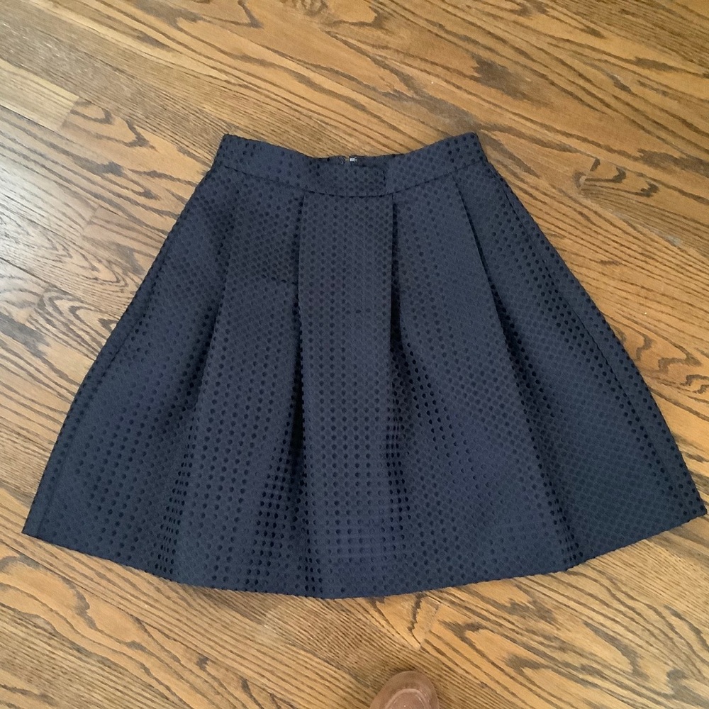 Ann Taylor Skirt Navy Polka-dot Box Pleat Size 2